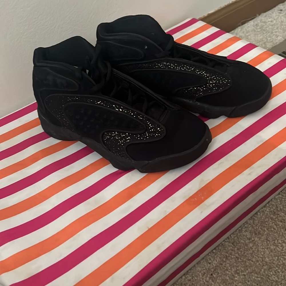 Mint Condition- Really cute Air Jordan with gold sparkle girls /women